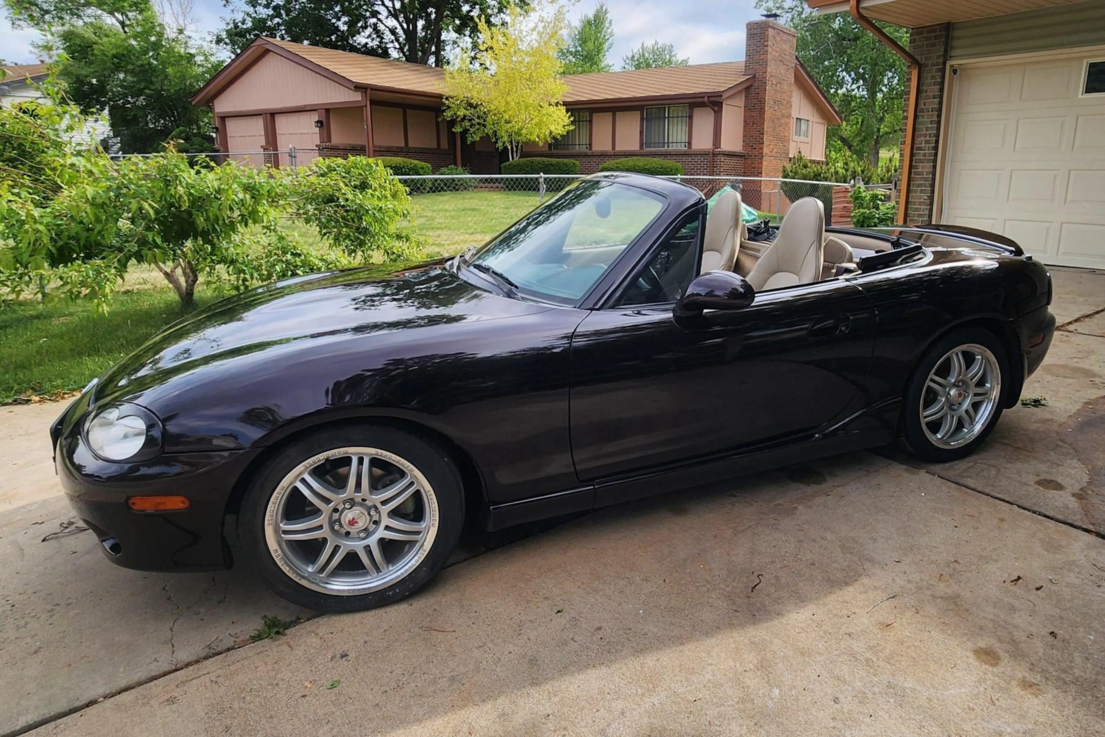 2004 Mazda MX-5 Miata VIN JM1NB353840402259 | Hagerty Valuation Tools®